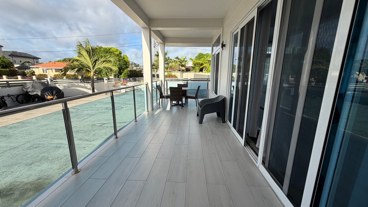 2-bedroom villa Rodney Bay balcony, Paris Villas
