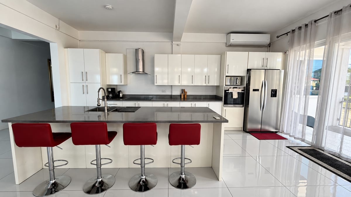 2-bedroom villa Rodney Bay kitchen island, Paris Villas