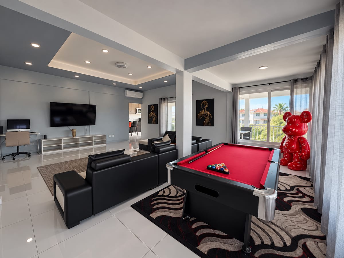 5-bedroom villa Rodney Bay games room pool table, Paris Villas