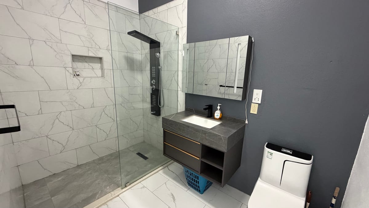 Modern suite bathroom Rodney Bay Saint Lucia, Paris Villas
