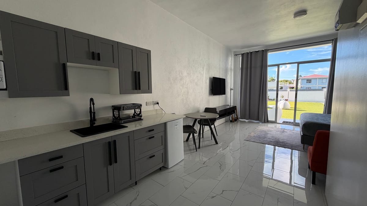 Modern suite kitchenette Rodney Bay Saint Lucia, Paris Villas