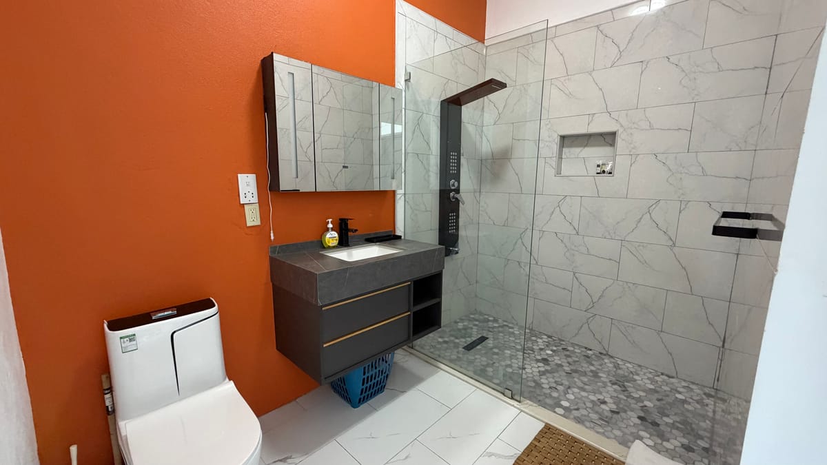 Tropical suite bathroom Rodney Bay Saint Lucia, Paris Villas