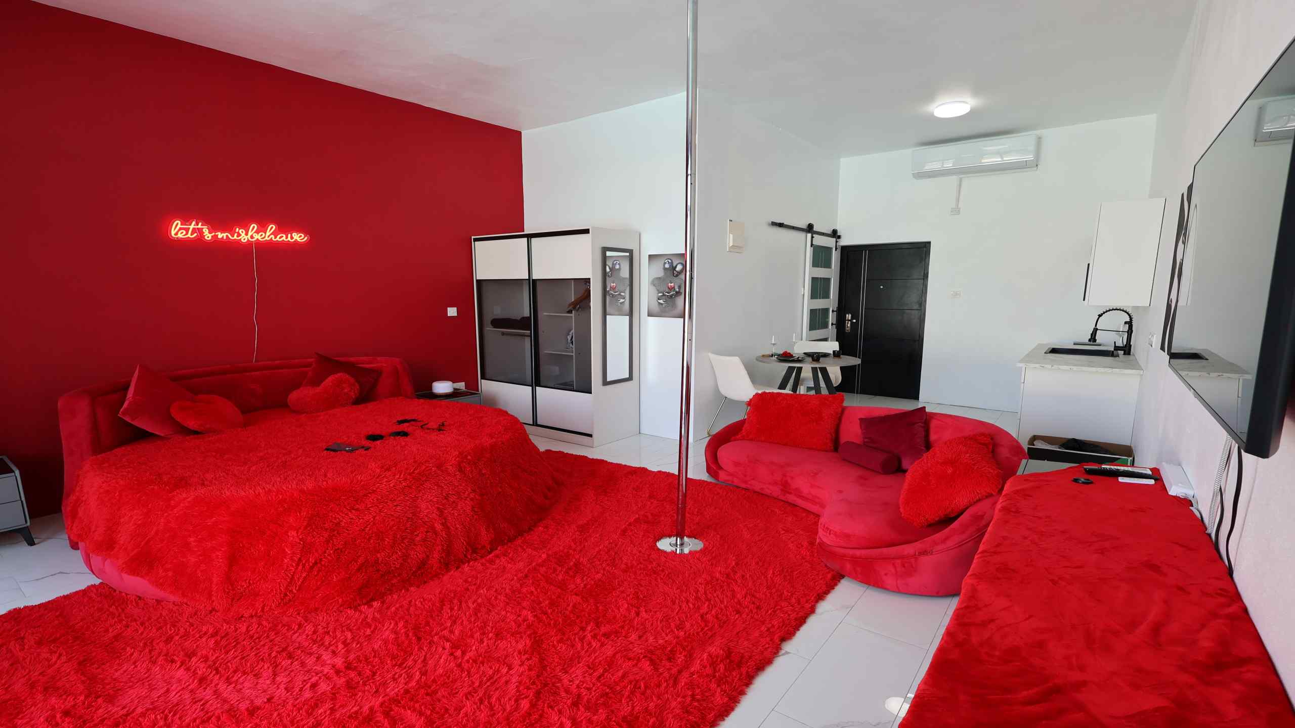 PÀRIS Villas Love Suite